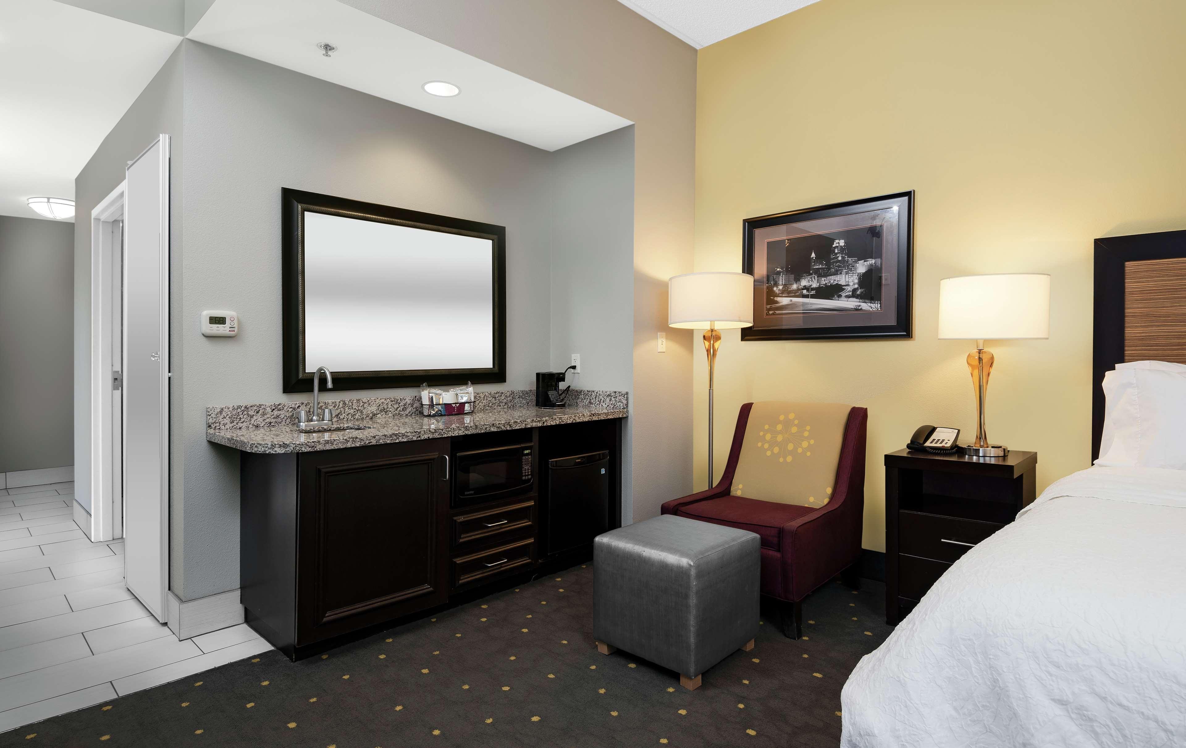 Hampton Inn & Suites - Raleigh Downtown Esterno foto