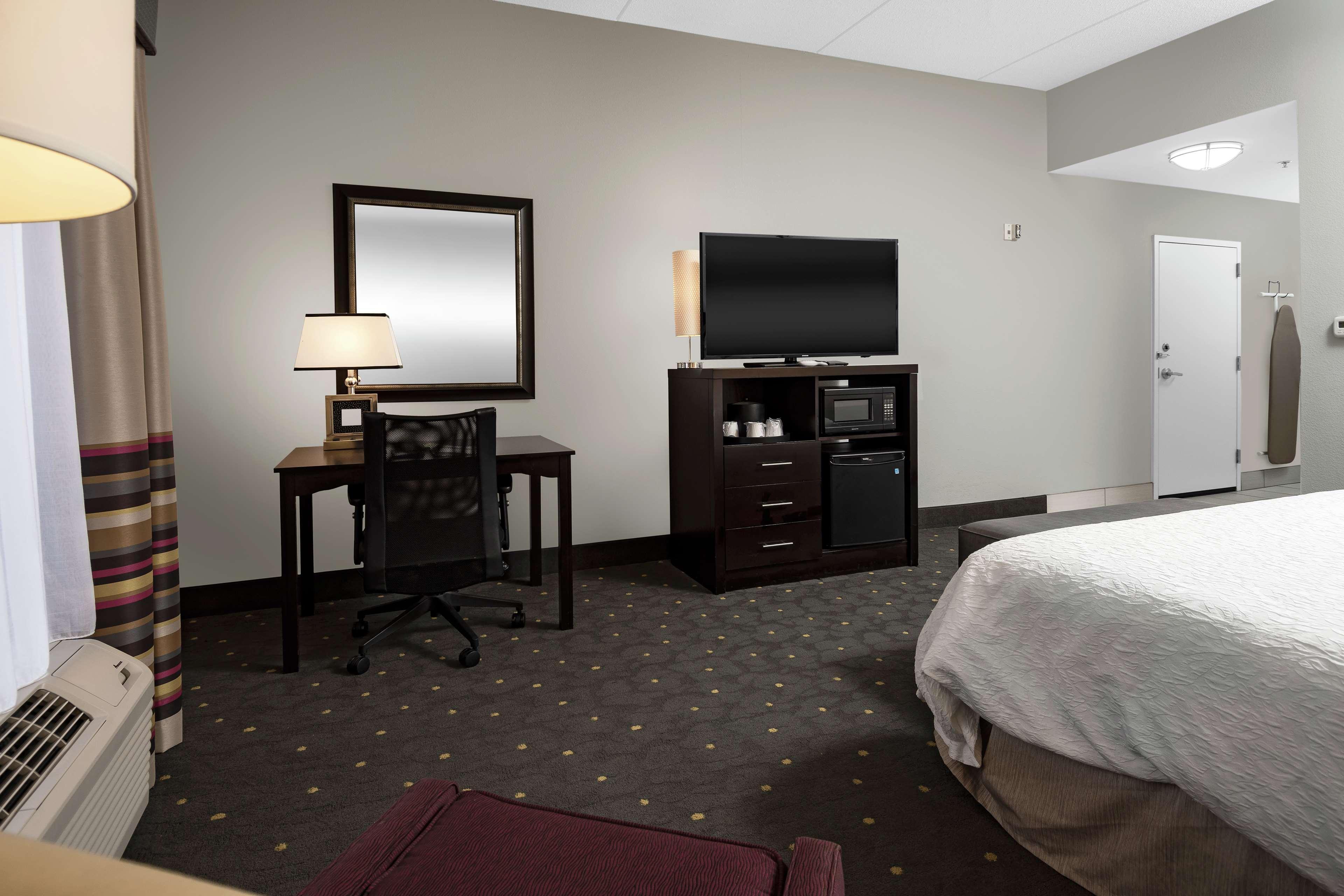 Hampton Inn & Suites - Raleigh Downtown Esterno foto