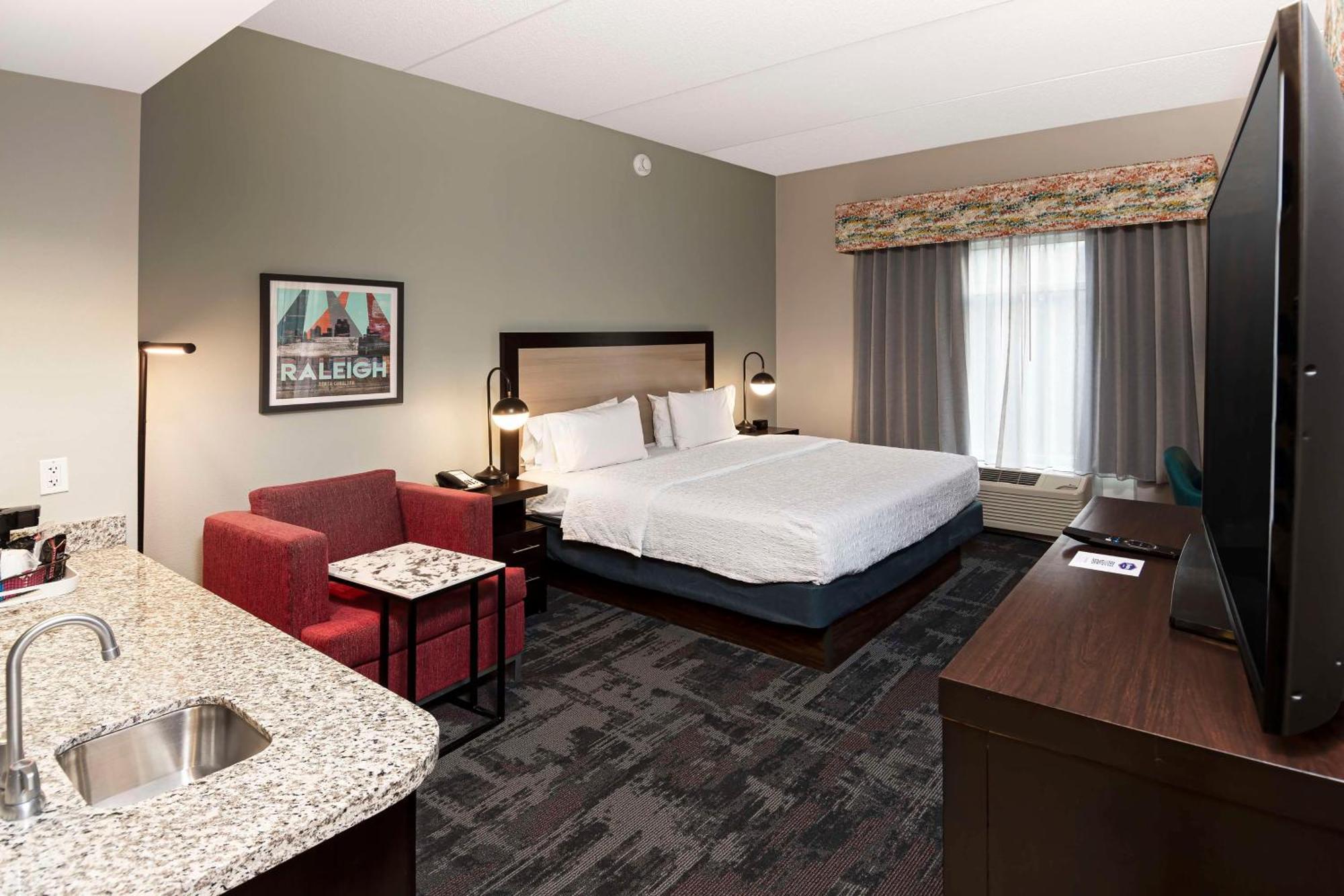 Hampton Inn & Suites - Raleigh Downtown Esterno foto