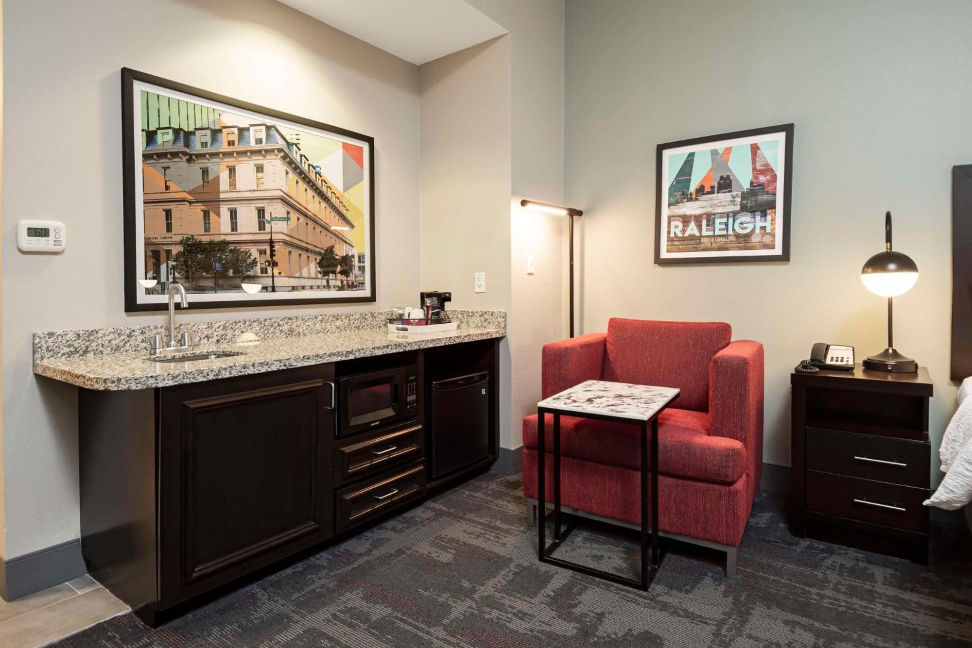 Hampton Inn & Suites - Raleigh Downtown Esterno foto