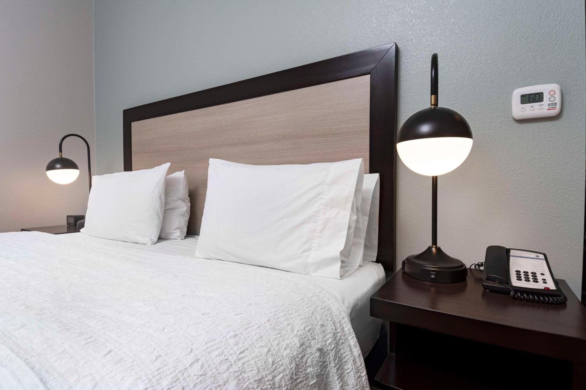 Hampton Inn & Suites - Raleigh Downtown Esterno foto