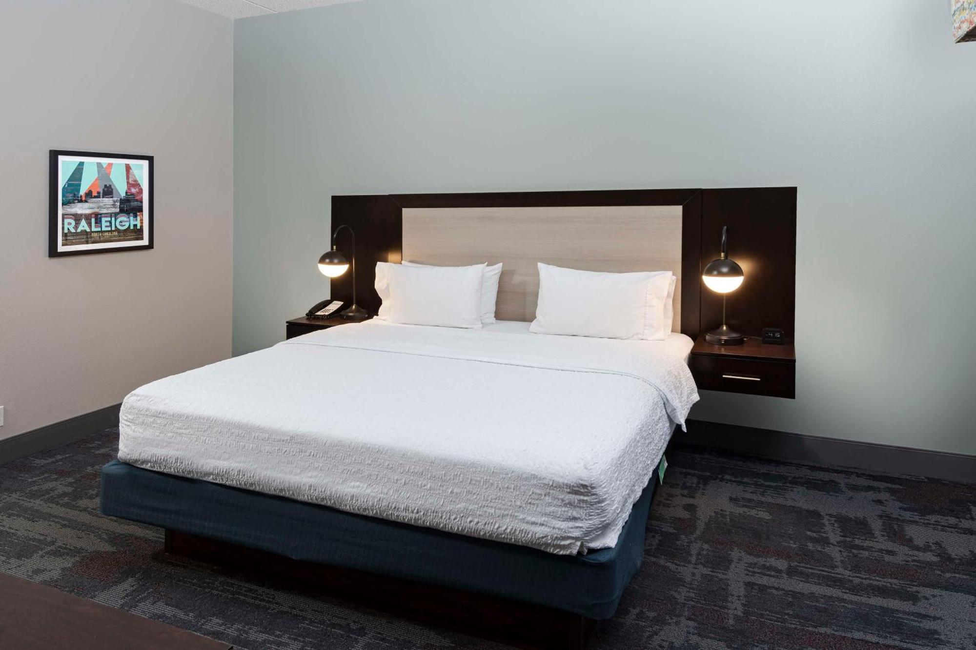 Hampton Inn & Suites - Raleigh Downtown Esterno foto