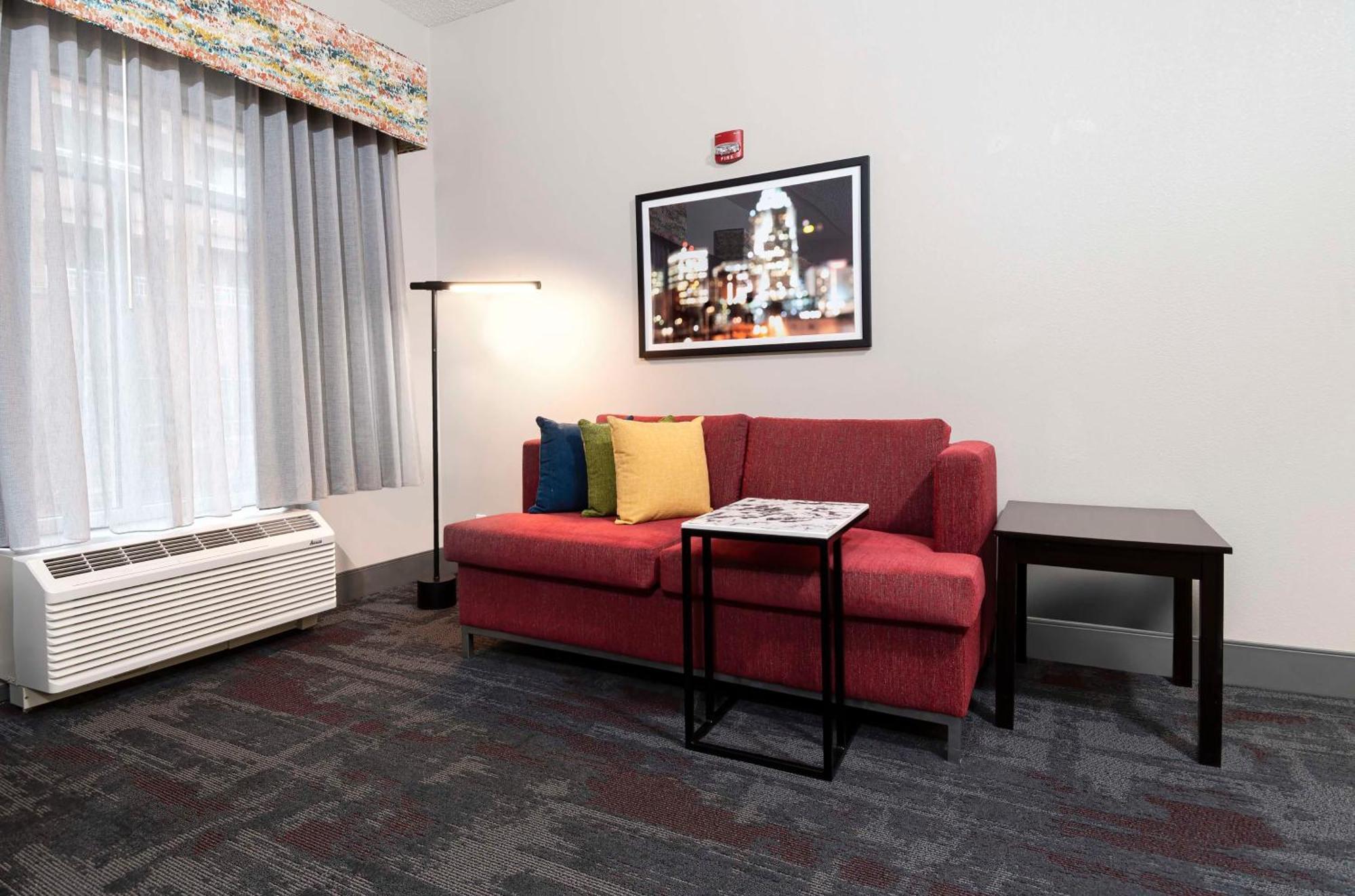 Hampton Inn & Suites - Raleigh Downtown Esterno foto