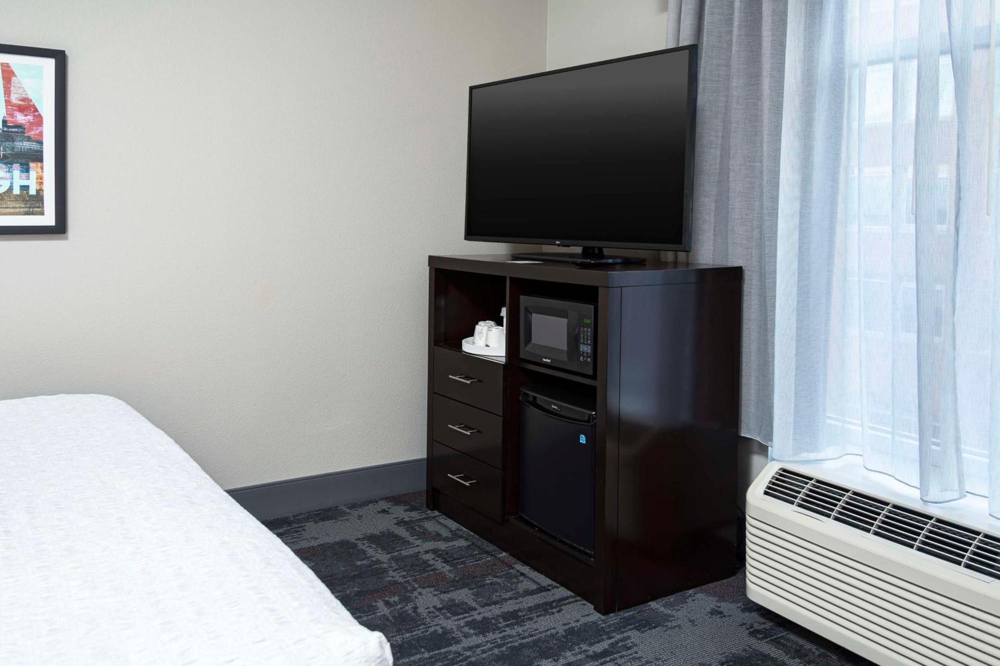 Hampton Inn & Suites - Raleigh Downtown Esterno foto
