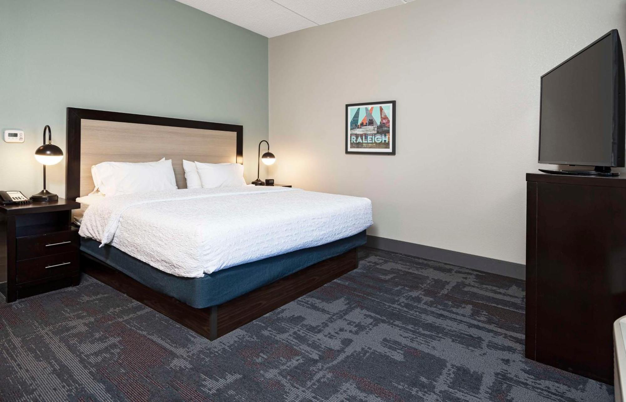 Hampton Inn & Suites - Raleigh Downtown Esterno foto