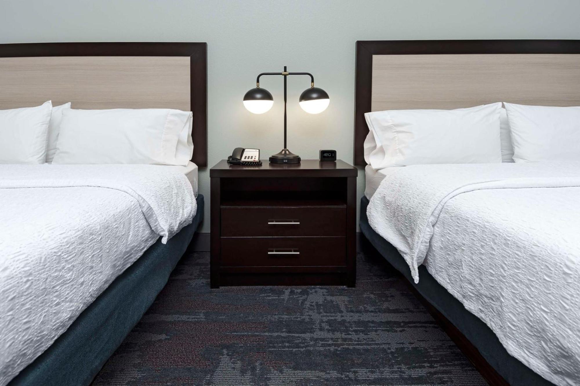 Hampton Inn & Suites - Raleigh Downtown Esterno foto