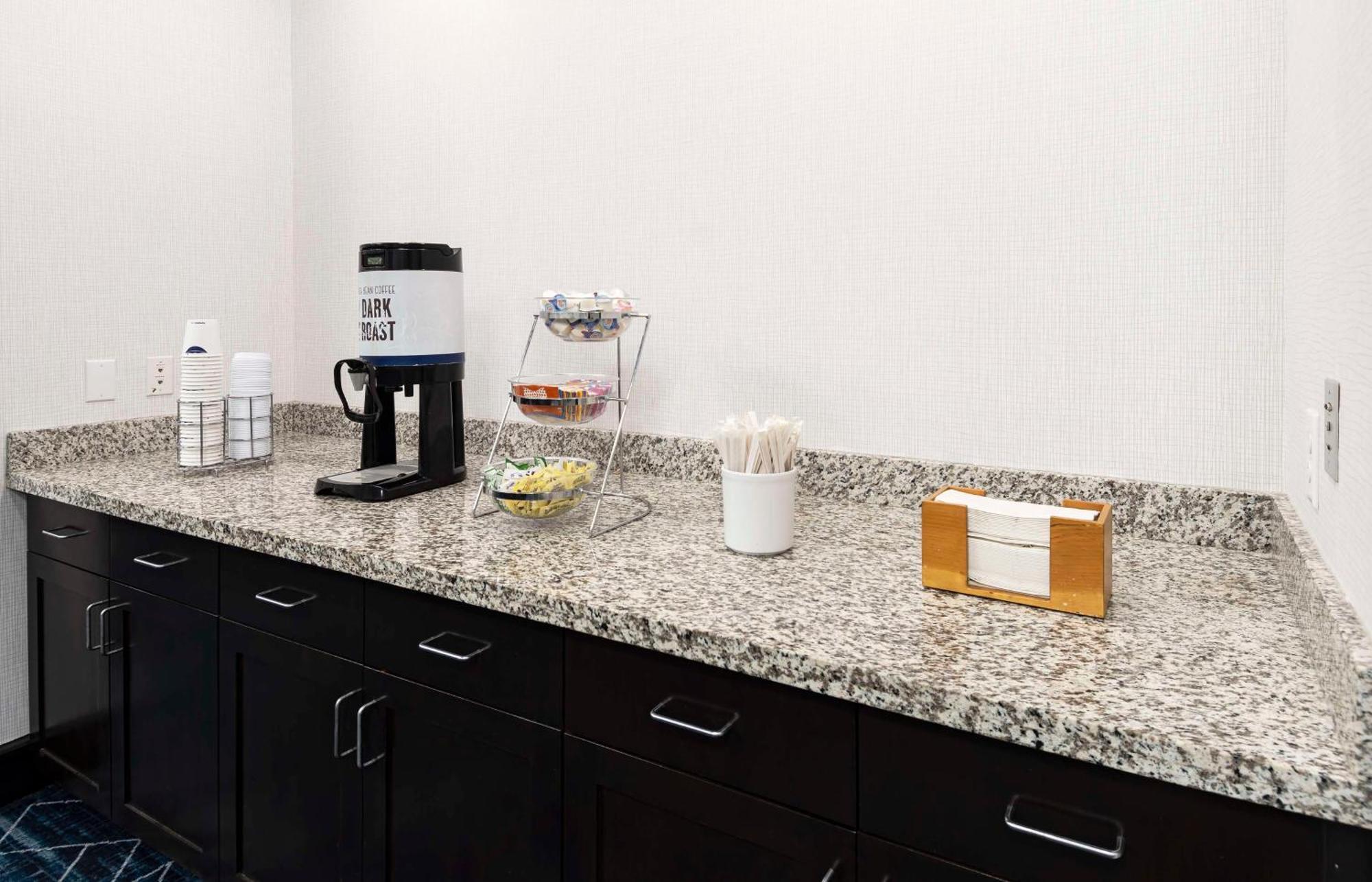 Hampton Inn & Suites - Raleigh Downtown Esterno foto