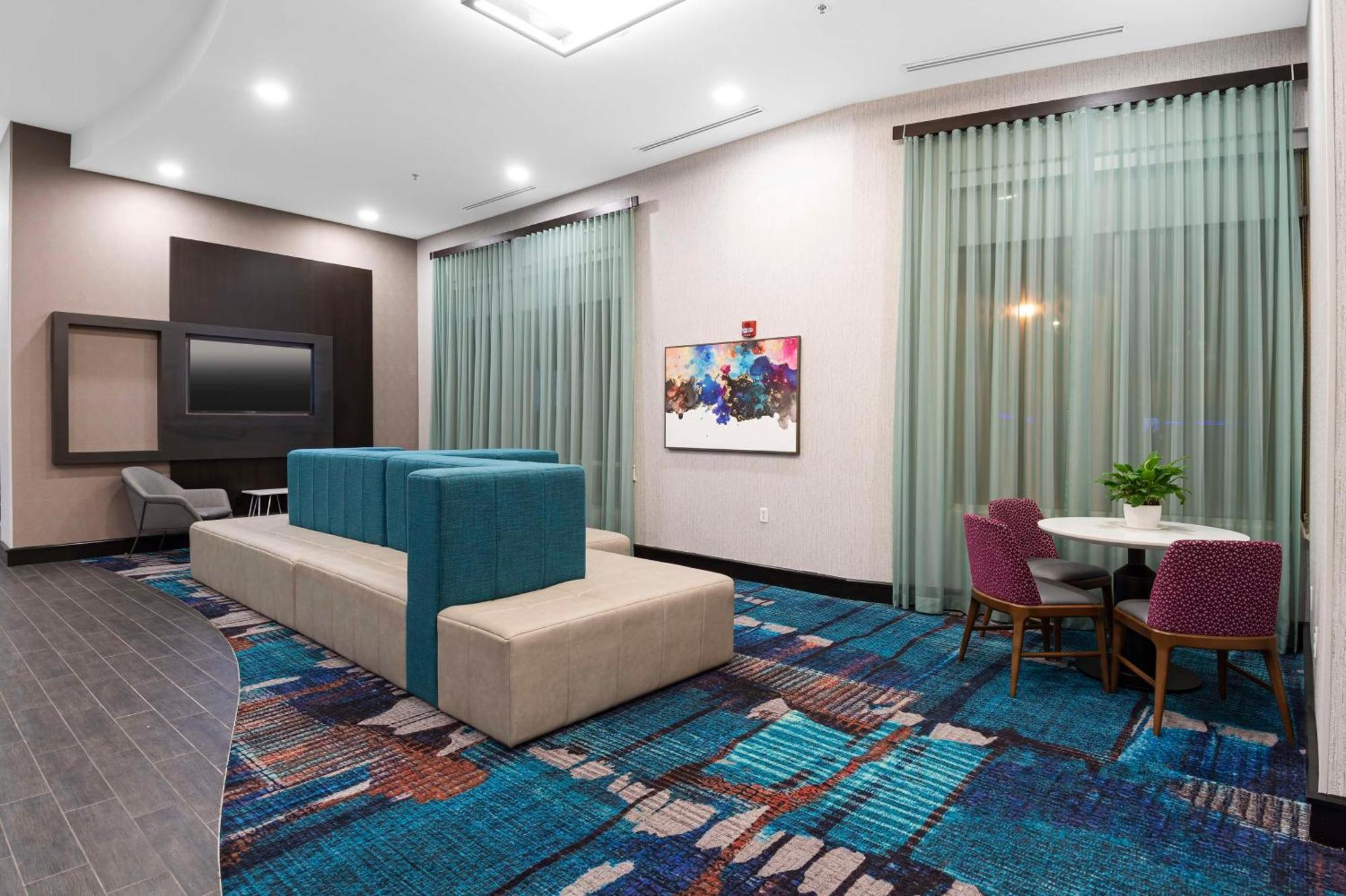 Hampton Inn & Suites - Raleigh Downtown Esterno foto